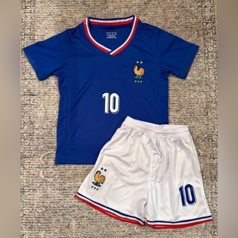 Kylian Mbappe Small France kids soccer Jersey Brand new 2 Piece Set Ships Today
